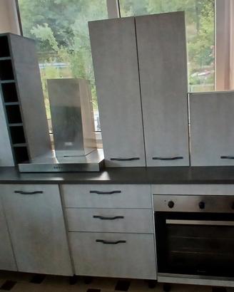 cucina completa di elettrodomestici 