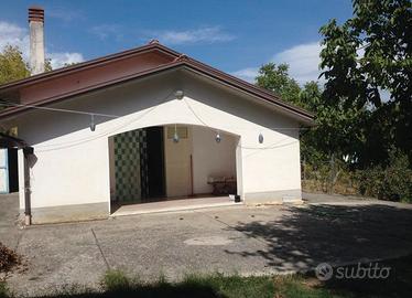 Casa indipendente con terreno