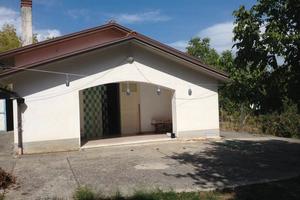Casa indipendente con terreno