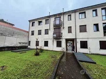 Immobile in asta di 54 m² con 2 locali e box auto 