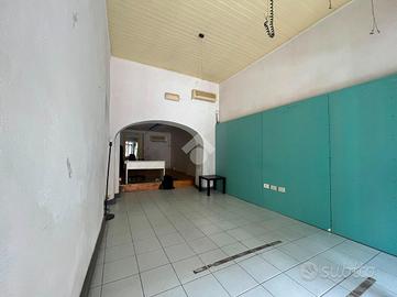 NEGOZIO A PISTOIA
