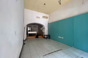 NEGOZIO A PISTOIA