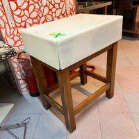 ceppo in legno con copertura tagliere polietilene