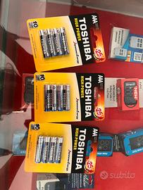 Lotti di tre confezioni da 4  batterie Toshiba