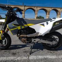 Husqvarna 701 Supermoto - 2023