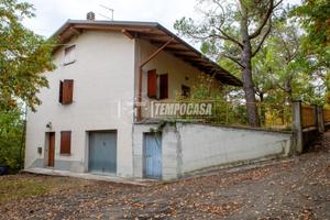 CASA INDIPENDENTE BIFAMILIARE A MONTEOMBRARO