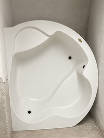 Vasca da bagno angolare Ferrari
