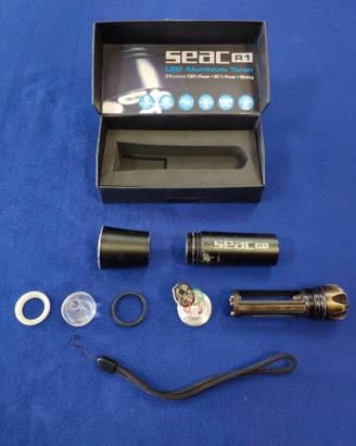 Torcia subacquea Seac R1 con led da sostituire
