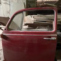 Vari Ricambi VW Maggiolino rosso 1968