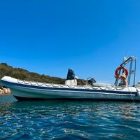 Gommone 7 mt+Suzuki 140 HP+ carrello biasse