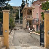 Villa a pietraperzia