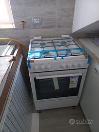 cucina a gas con forno elettrico NUOVA 