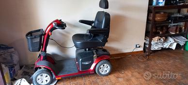 Scooter elettrico per anziani disabili