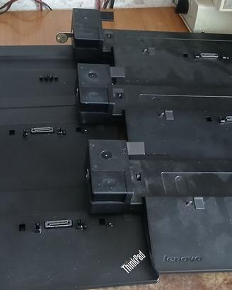 6  docking station Lenovo in blocco
