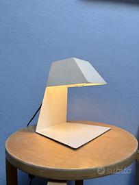 Lampada da tavolo anni ‘70 in metallo