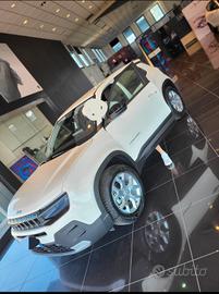 Jeep Avenger Altitude pari al nuovo