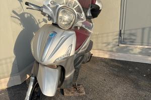 Piaggio Beverly 350 Sport Touring ABS