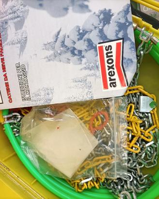 catene neve nuove. pagate € 65 .
