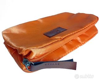 4 eleganti pochette Roberto Capucci in raso