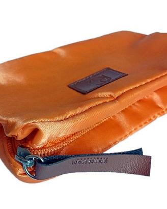 4 eleganti pochette Roberto Capucci in raso