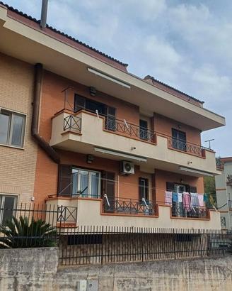 Pellezzano Cologna 3 vani 2 acc 100 mq