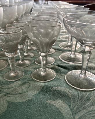 Servizio di bicchieri di cristallo antichi 58 pz.