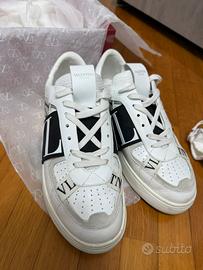 Sneakers vl7n  in pelle martellata e tessuto