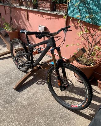Santa Cruz Nomad Carbon 27.5 – Fox Factory – Tagli