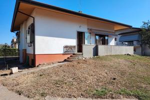 Casa singola con giardino