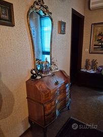 secretaire a due cassetti e specchio