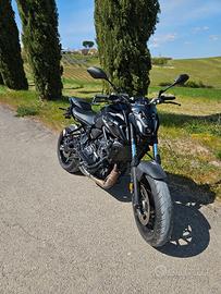 yamaha MT-07 AKRAPOVIC 