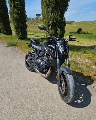 yamaha MT-07 AKRAPOVIC 