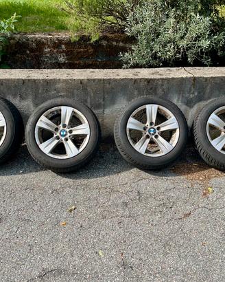 Cerchi in lega BMW e gomme invernali Firestone R16
