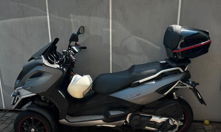 Scooter 3 Ruote Piaggio Gilera Fuoco 500 Cc 30 Kw