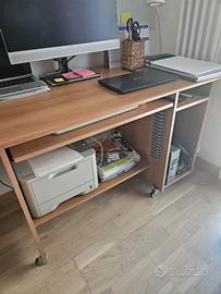 Scrivania porta PC color noce con piano estraibile