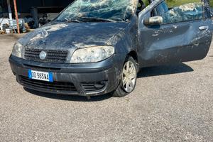 Disponibili ricambi Fiat Punto .