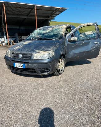 Disponibili ricambi Fiat Punto .