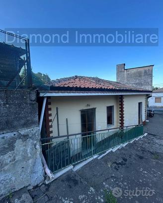 Casa singola con garage a Milo-Fornazzo
