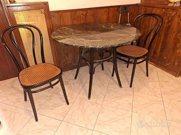 Tavolo in marmo Guatemala verde + 3 sedie Thonet