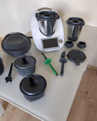 Bimby TM6 con 2 boccali