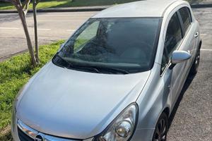 OPEL Corsa 1.2i 16v 2010 NEOPATENTATI