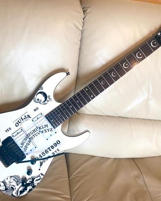 Chitarra elettrica Oujia Kirk Hammett