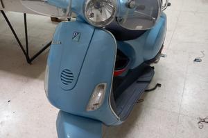 Vespa LX