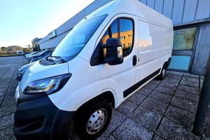 PEUGEOT Boxer 330 2.2 BlueHDi 140 S&S L3H2 Furgo
