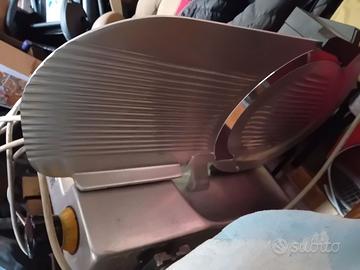 Affettatrice carne professionale