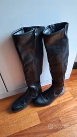 stivali neri nr 36 usati