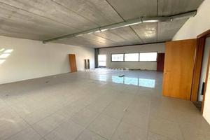 ZONA MILLENIUM: capannone + uffici fronte strada!