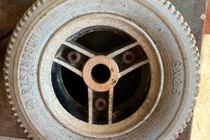 Treno completo 4 ruote piene anti foratura 8x2,5 p