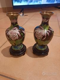 Coppia vasi cloisonné orientali con base in legno 