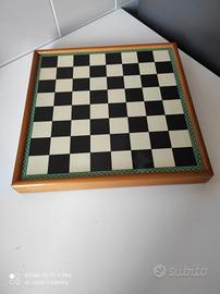 Scacchiera in legno con pedine dama – richiudibile